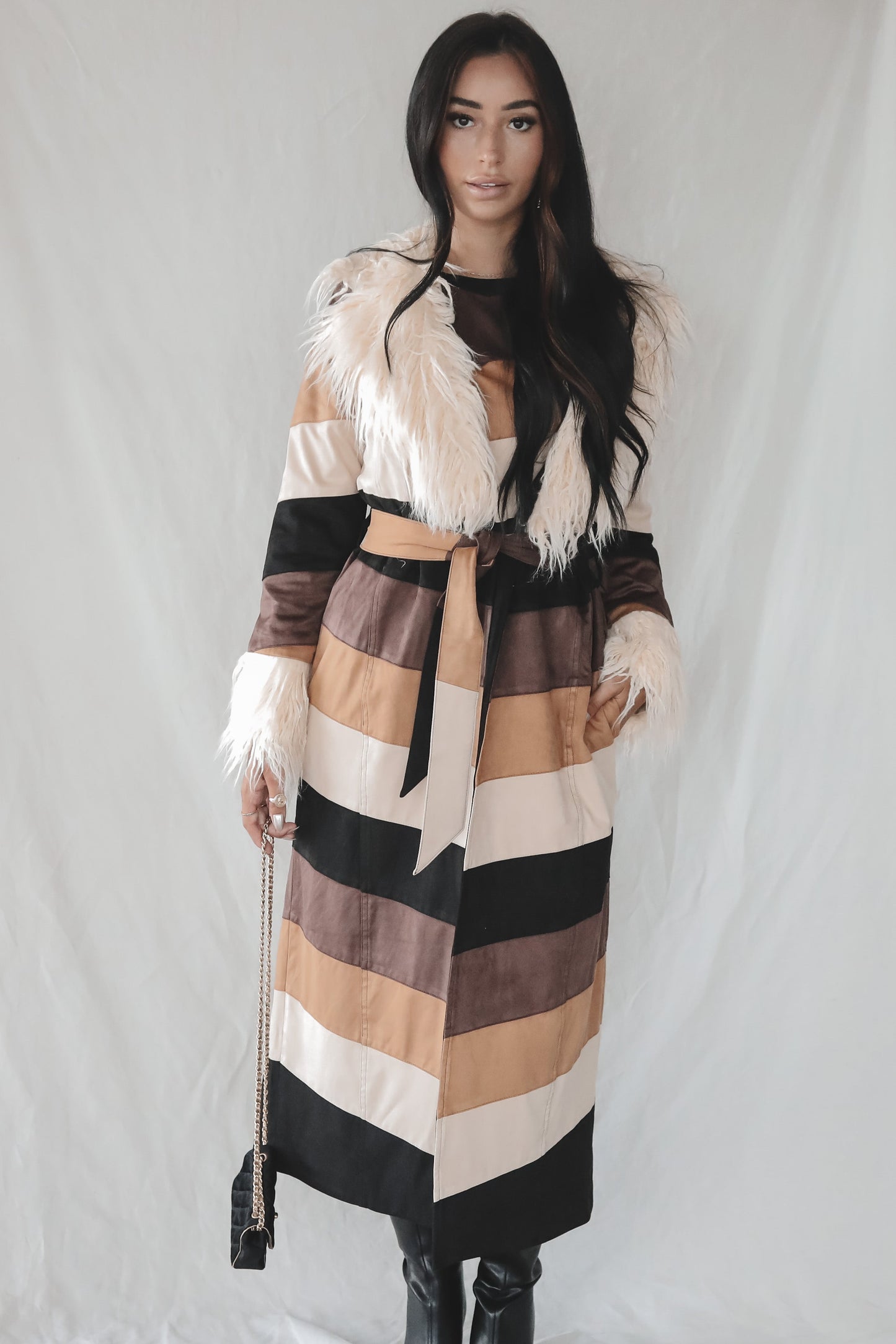 Manteau Long Chevron à Fausse Fourrure – SHOW ME YOUR MUMU