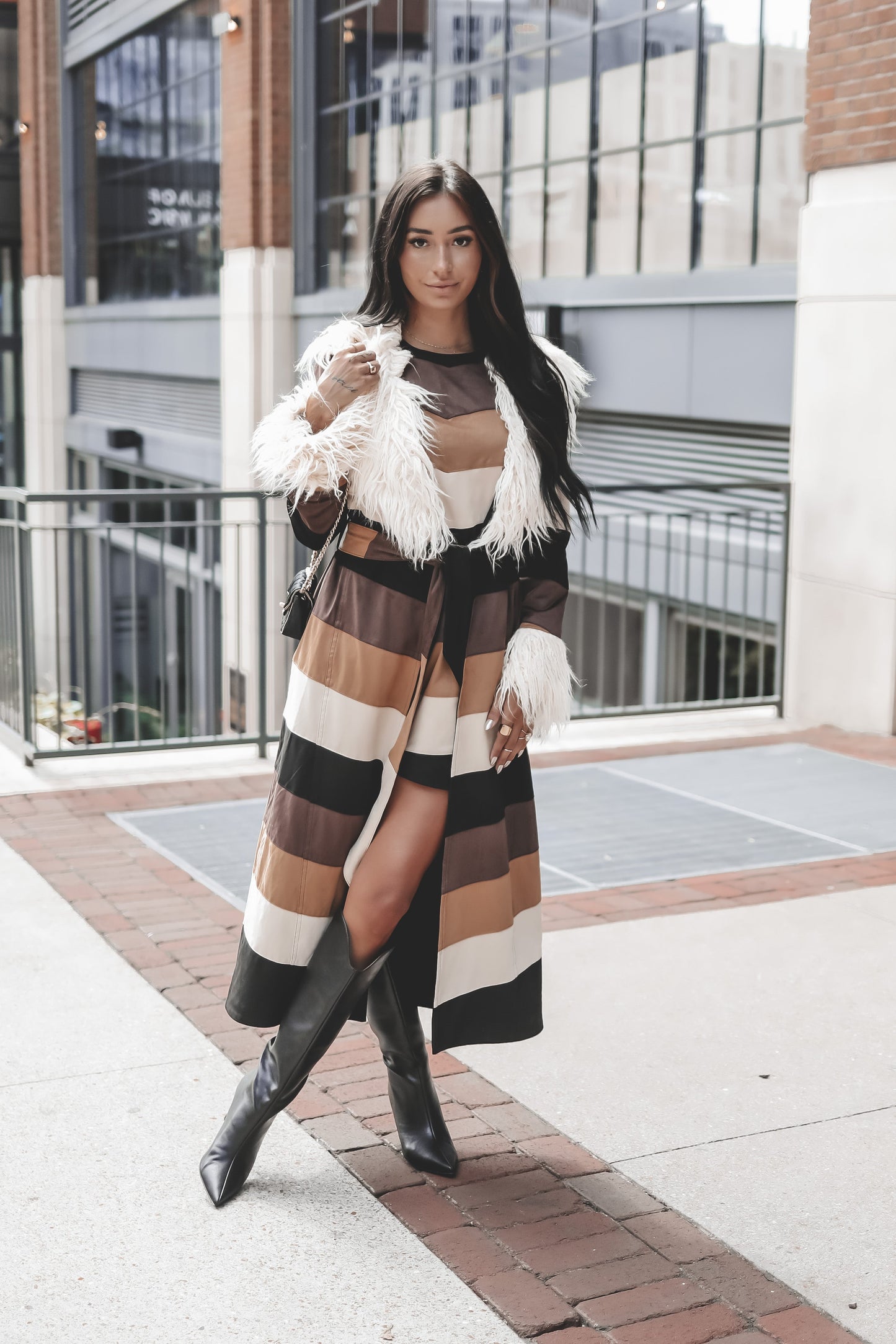 Manteau Long Chevron à Fausse Fourrure – SHOW ME YOUR MUMU