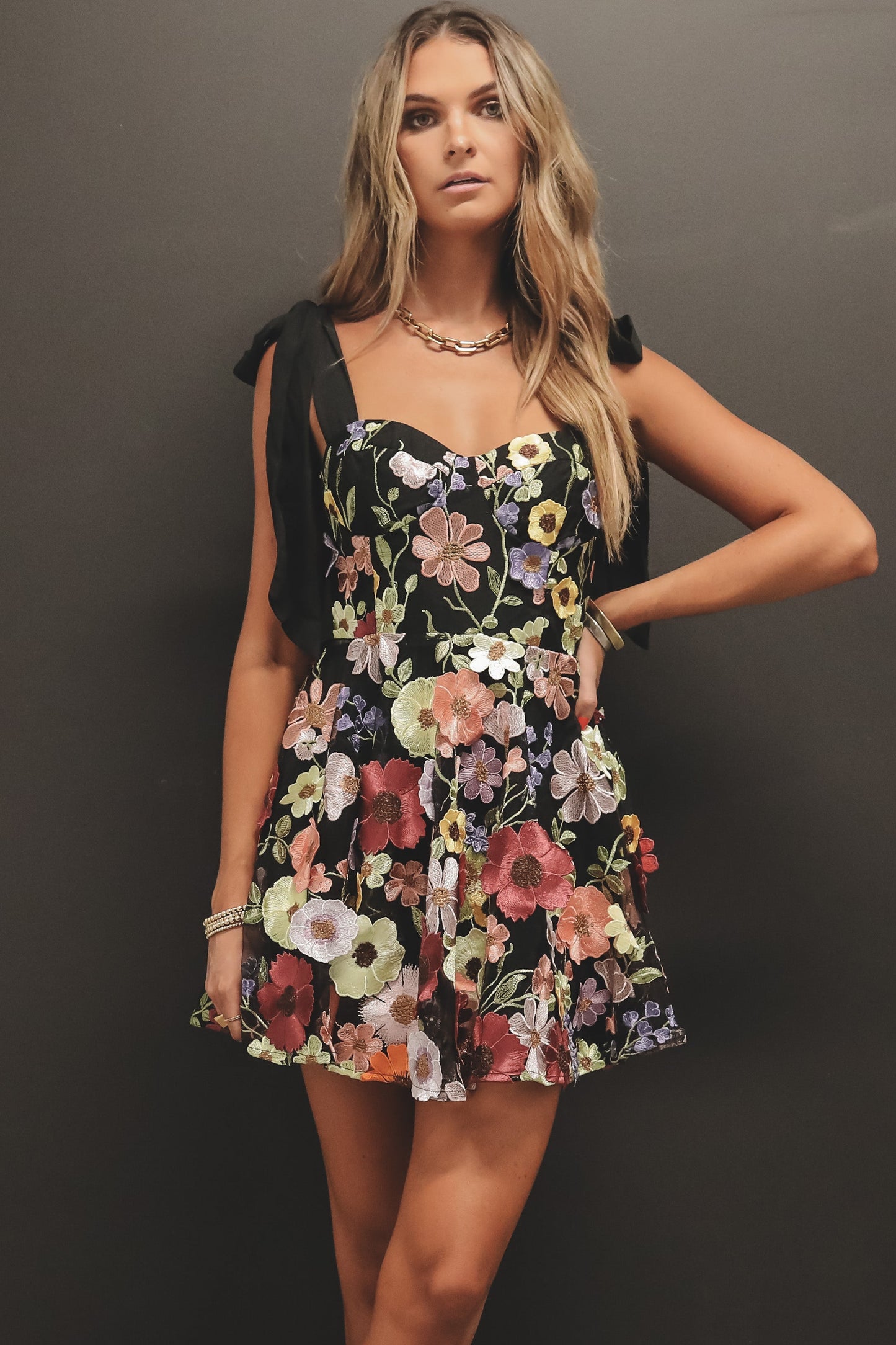 Robe Mini Bustier à Fleurs – Carter