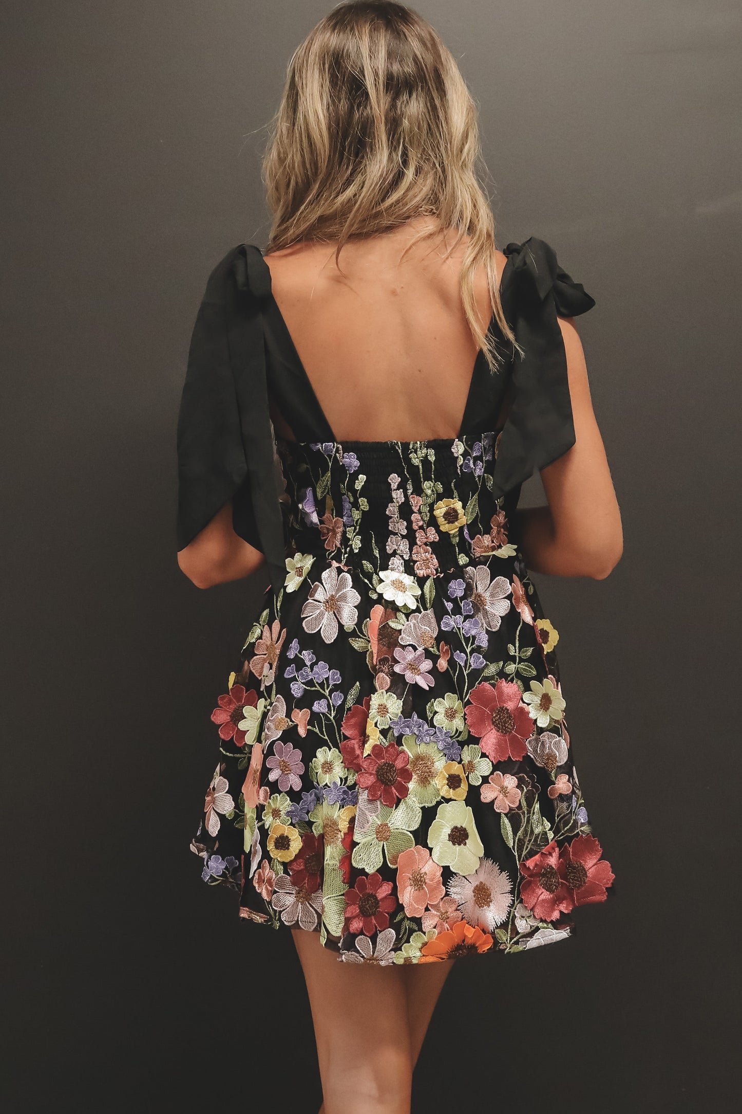 Robe Mini Bustier à Fleurs – Carter